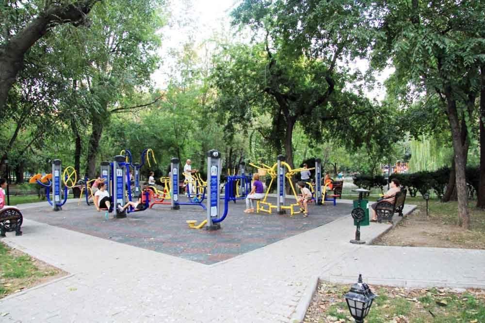 Central Park Bukarest Exterior foto